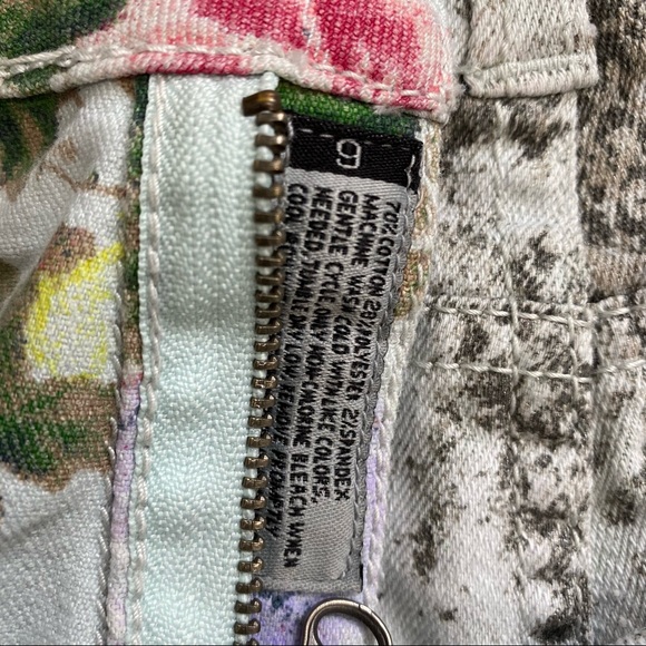 Flipside Reversible Shorts - Picture 14 of 14